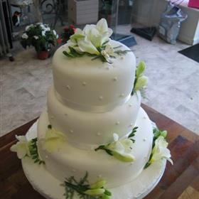 fwthumbwedding_cake_2.jpg